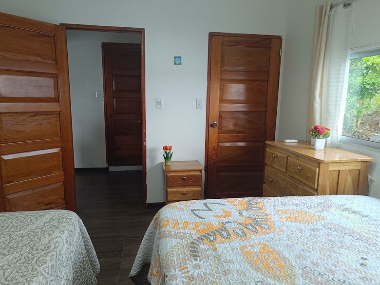 Hotel Banana Bay Marina