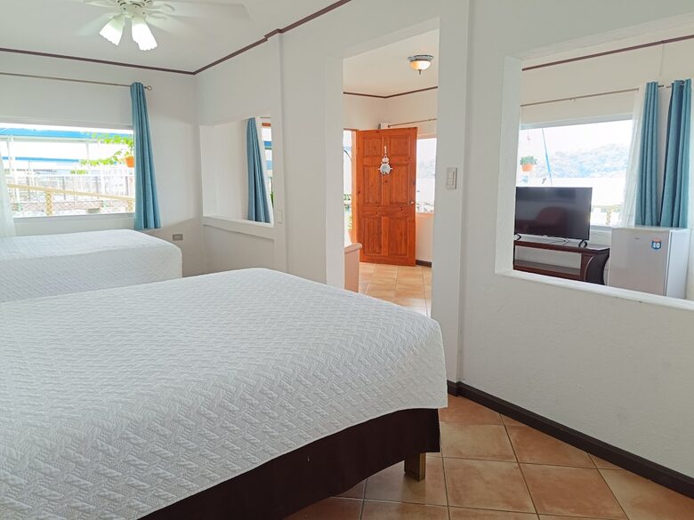 Hotel Banana Bay Marina