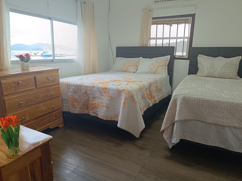 Hotel Banana Bay Marina