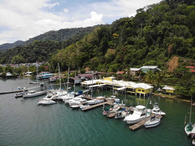 Hotel Banana Bay Marina