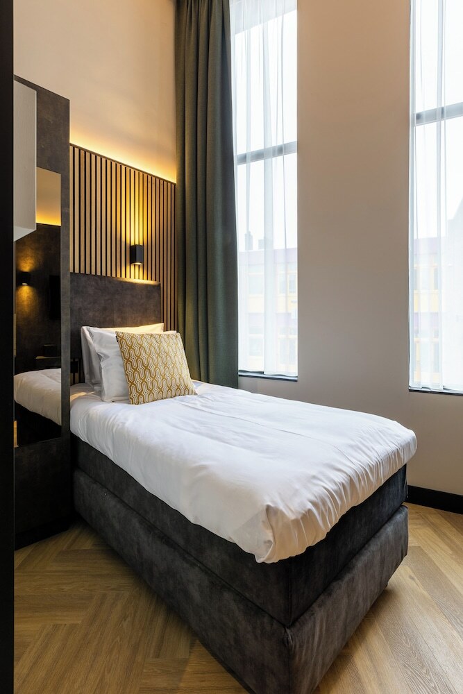 Monument Hotel