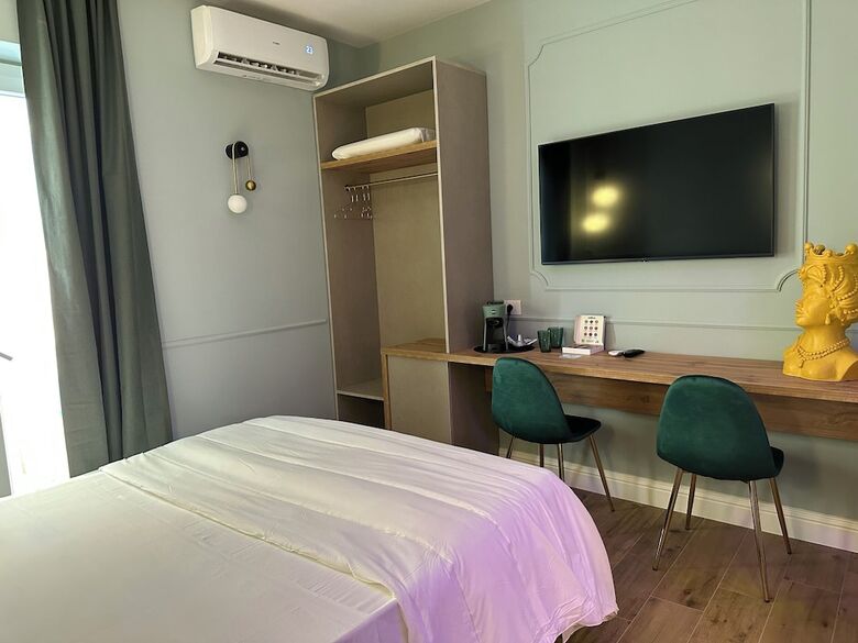 Krysos Luxury Rooms