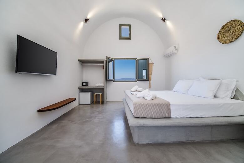 The Amethyst Exclusive Suites Oia