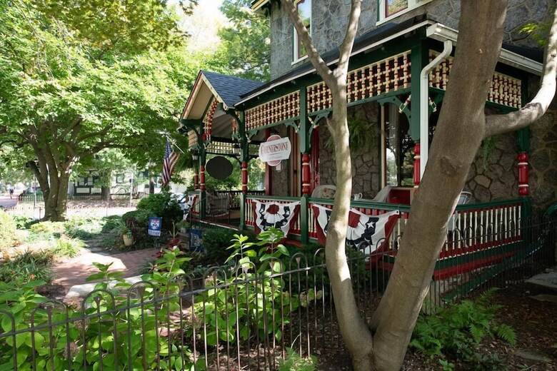 Cornerstone Bed And Breakfast