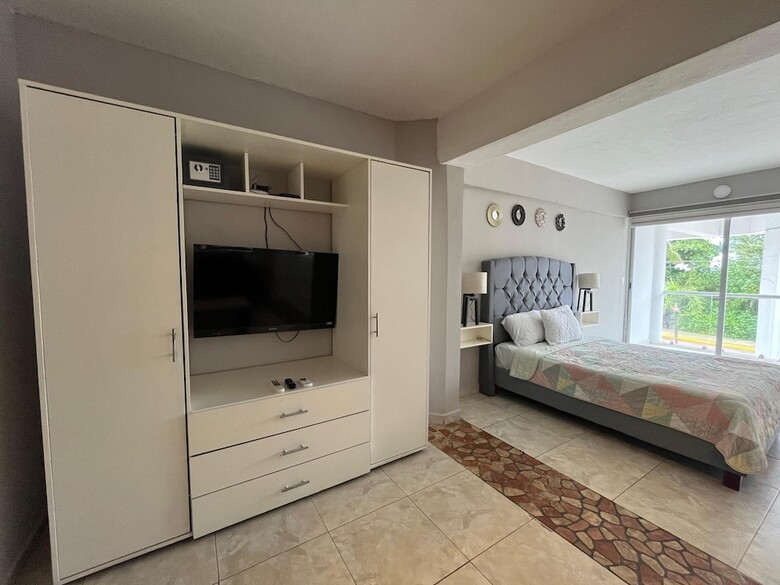 Apartamentos Spacious Oceanfront Loft # A1