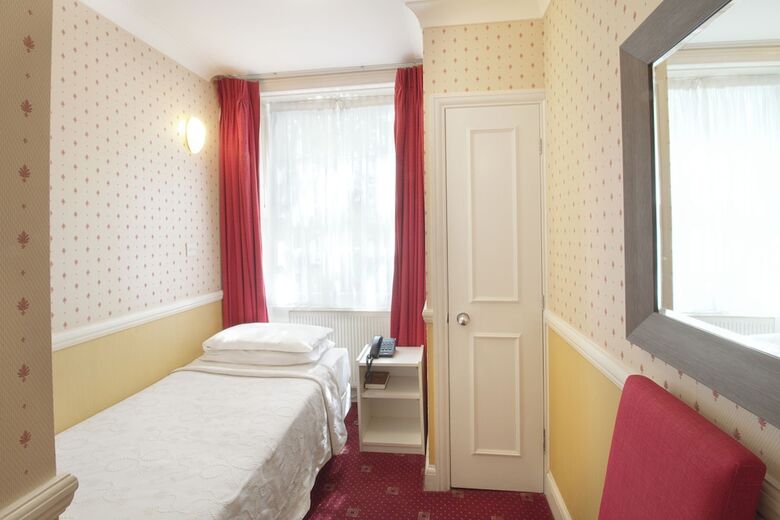 Balmoral House Hotel