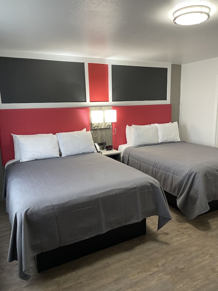 Motel Seven Seas Inn & Suites