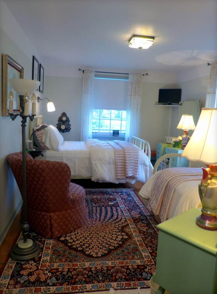 Bed & Breakfast Omstead's On Erie