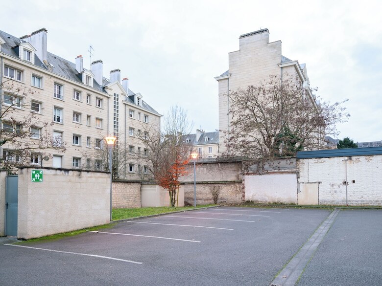 Aparthotel B&B Home Caen Centre Gare
