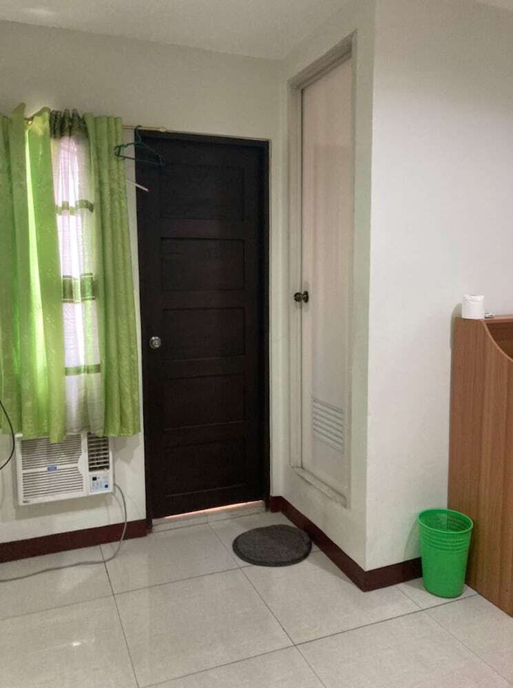 Hotel Oyo 815 Carisil Bldg