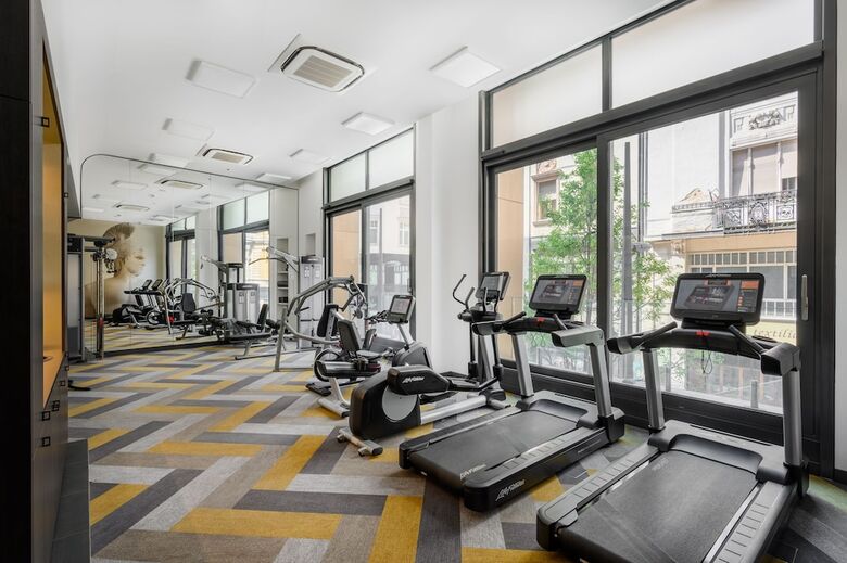 Hotel Emerald Downtown Suites