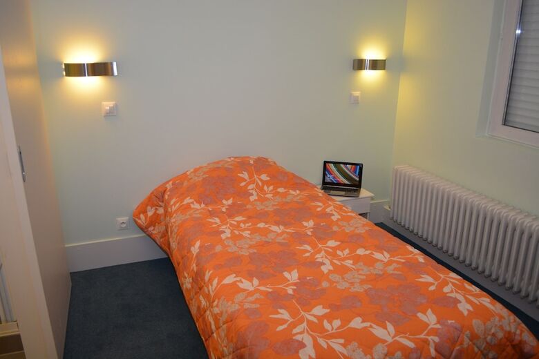 Hotel H�tel Le Lyon Bron