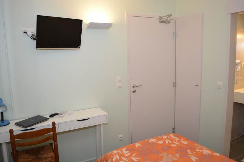 Hotel H�tel Le Lyon Bron