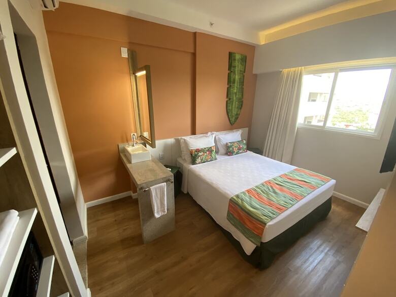 Hot Beach Suites