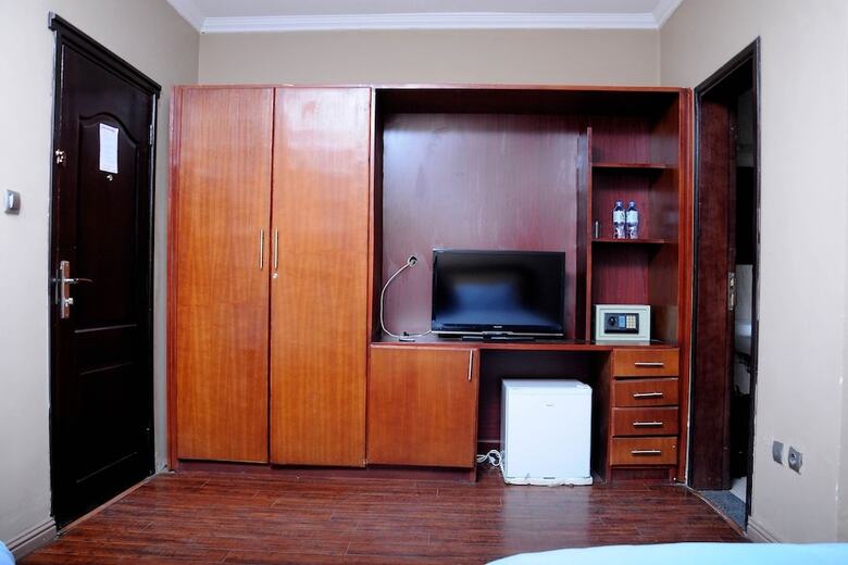 Holly Wood Hotel
