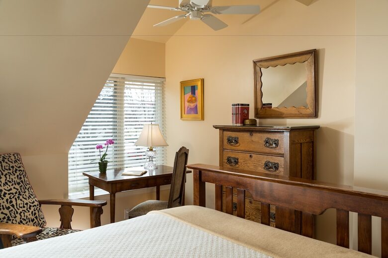 Bed & Breakfast Woodley Park Guest House