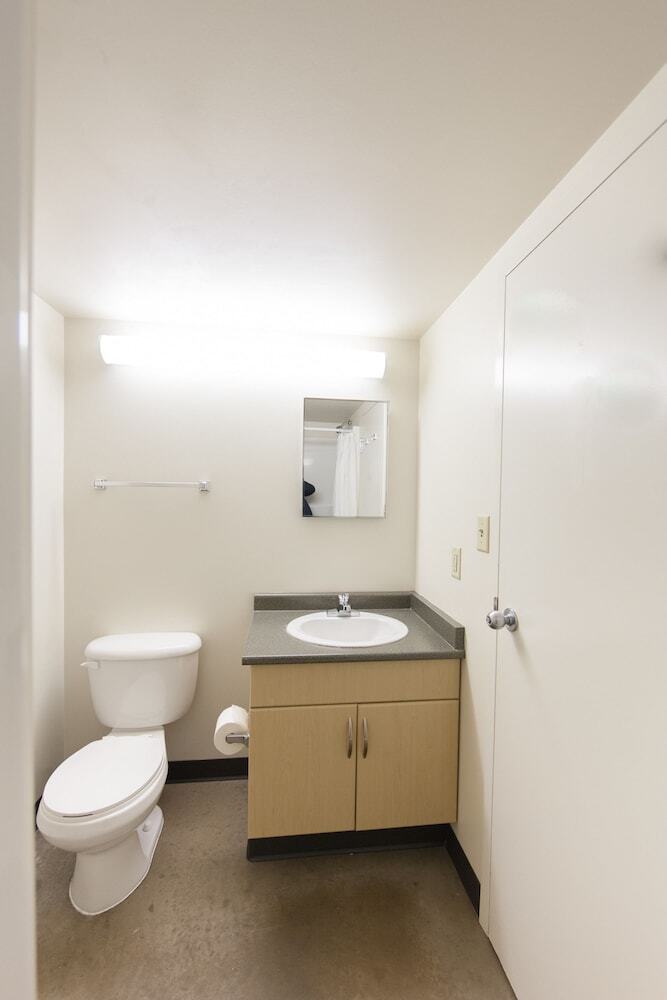 Hotel Macewan University Residence