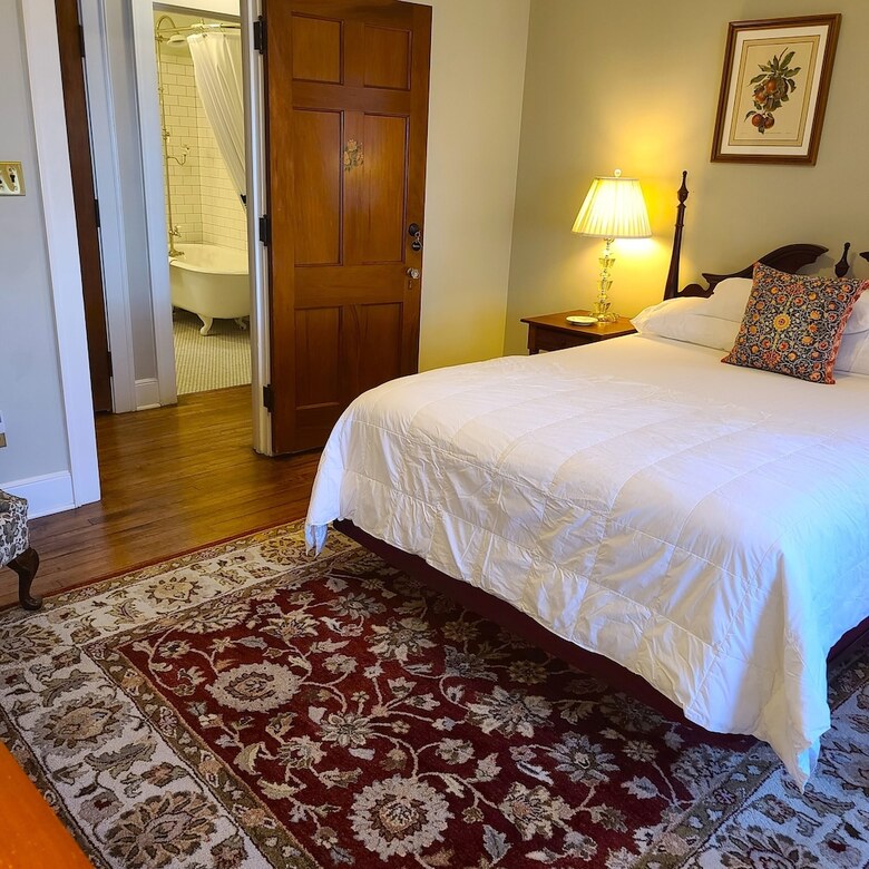 Bed & Breakfast Four Mounds Inn