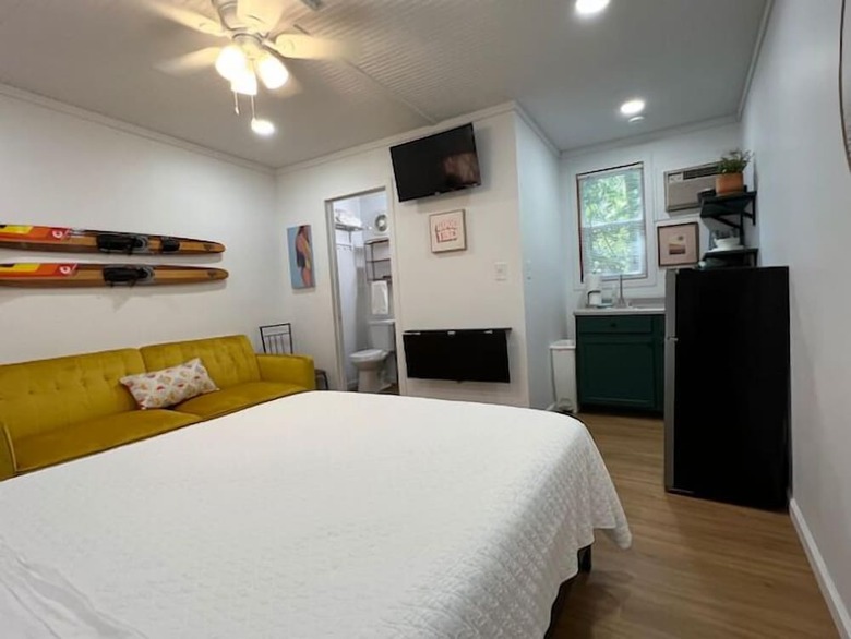 Hotel Bluebird Bay Resort