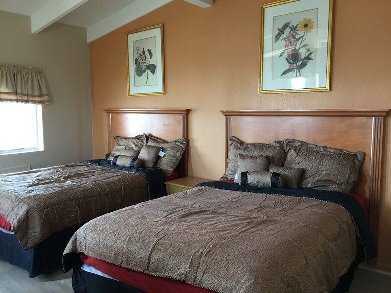 Motel Pelican Inn And Suites