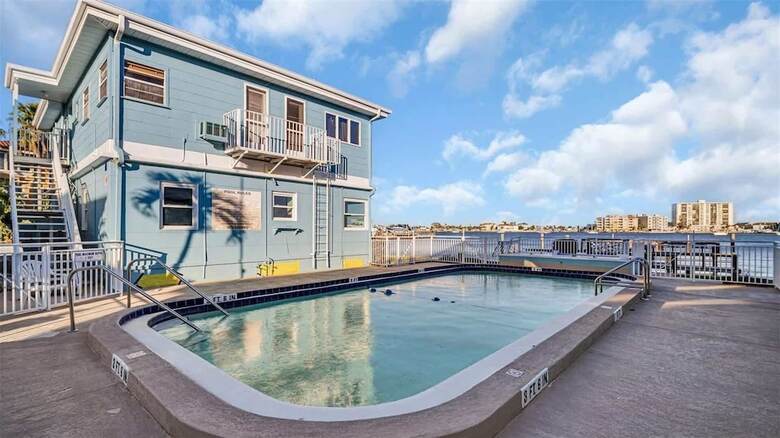 Hotel The Seashell Suites
