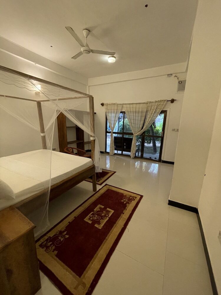 Hotel Mambo Beach Villas