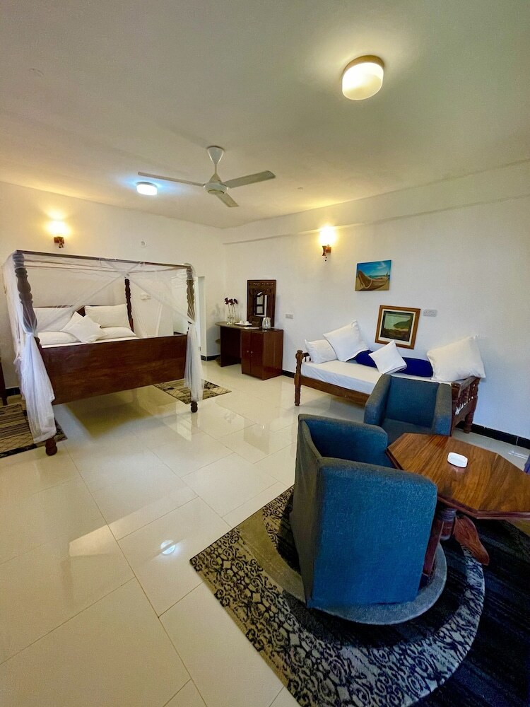 Hotel Mambo Beach Villas