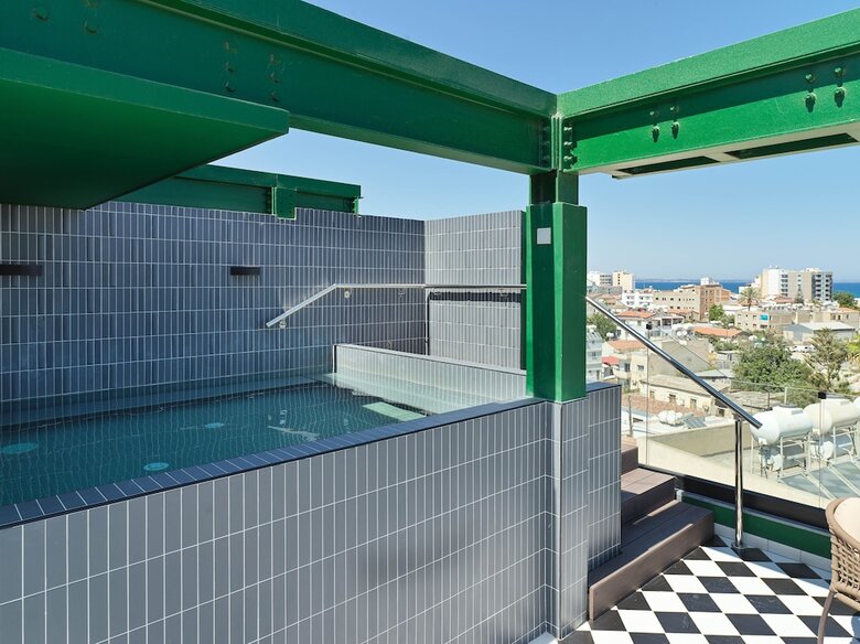 Aparthotel Liv The City Suites