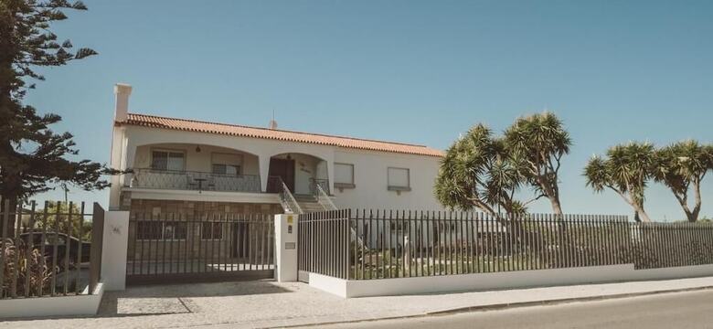 Vila Milreu Guesthouse