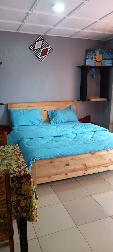 Tommy's Budget Rooms