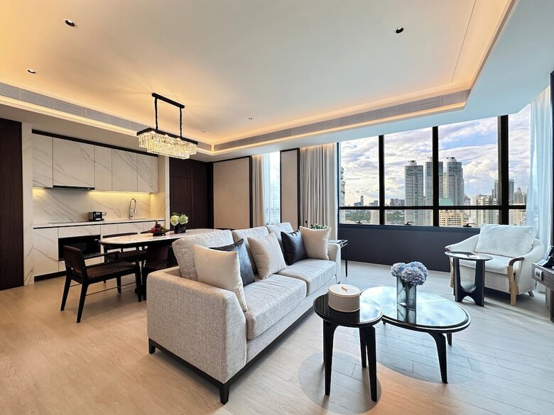 Silq Hotel And Residence