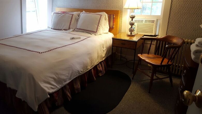 Bed & Breakfast The 1720 House