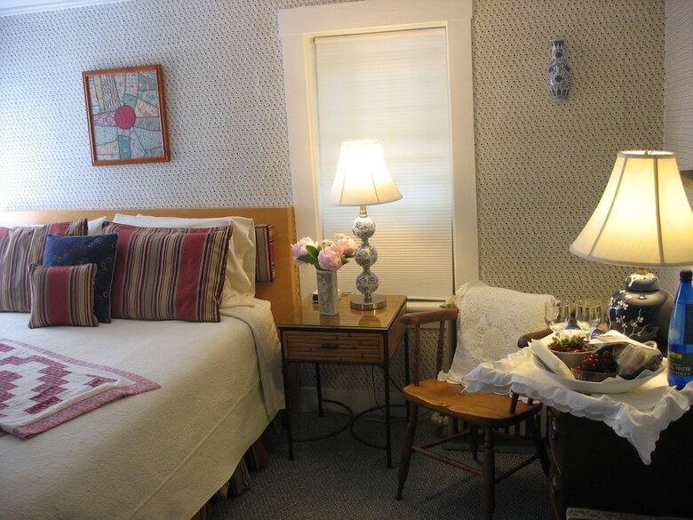 Bed & Breakfast The 1720 House
