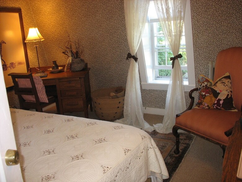 Bed & Breakfast The 1720 House