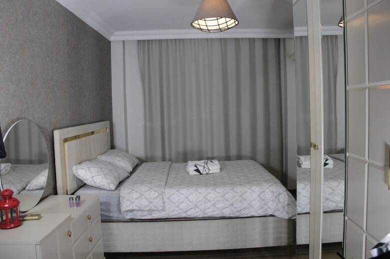 Solo Suites Hotel