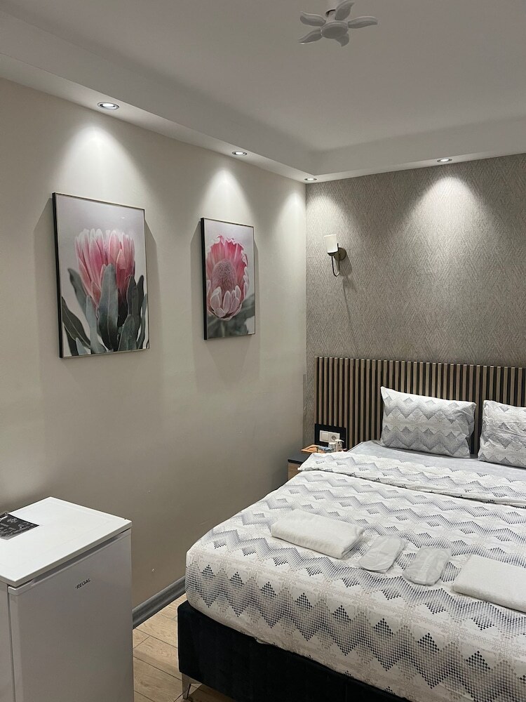 Solo Suites Hotel