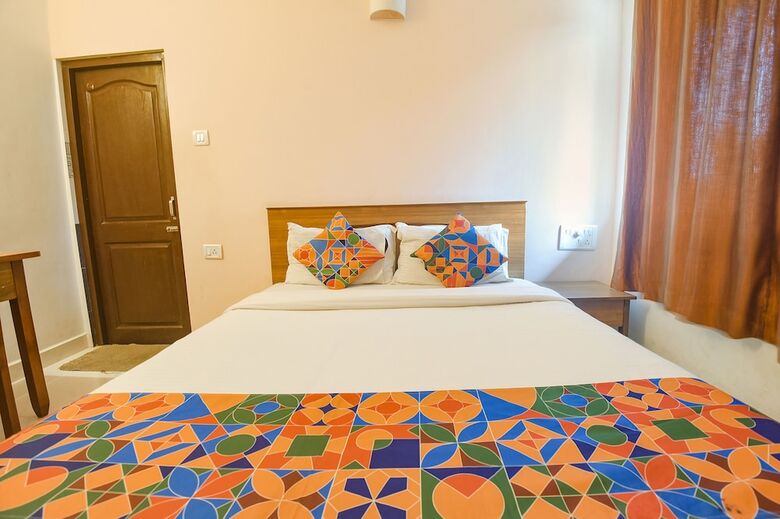 Hotel Fabexpress Joey's Place