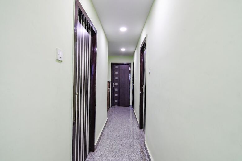 Hotel Fabexpress Laxmi Inn
