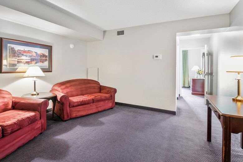 Hotel Second Floor East Standard Suite