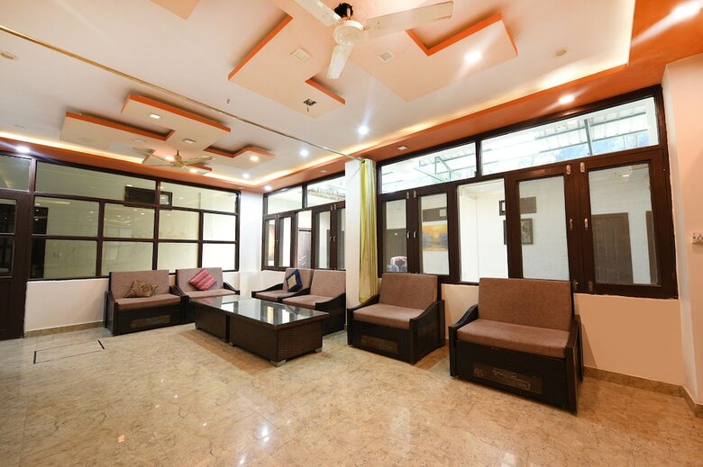 Fabhotel Kempty Lake Resort