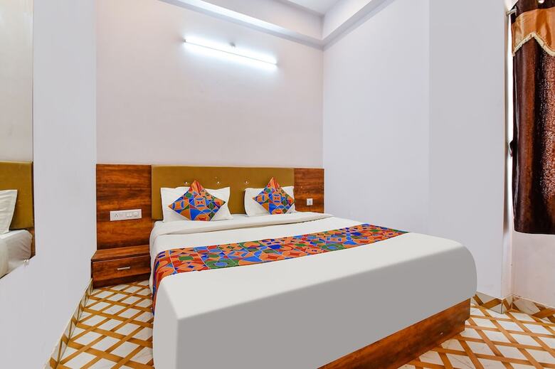 Hotel Fabexpress Raj Palace