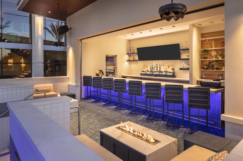 Caesars Republic Scottsdale, A Hilton Hotel