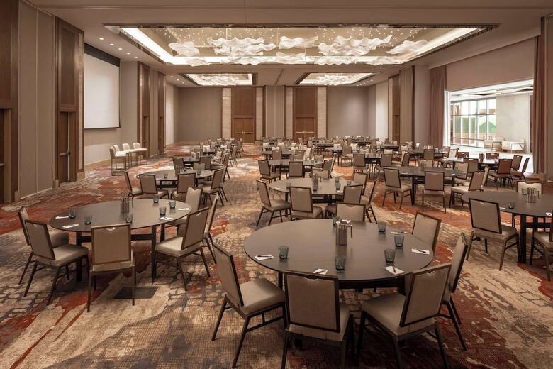 Caesars Republic Scottsdale, A Hilton Hotel