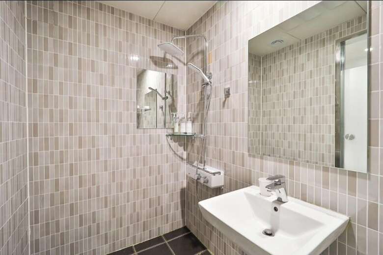 Hotel 701