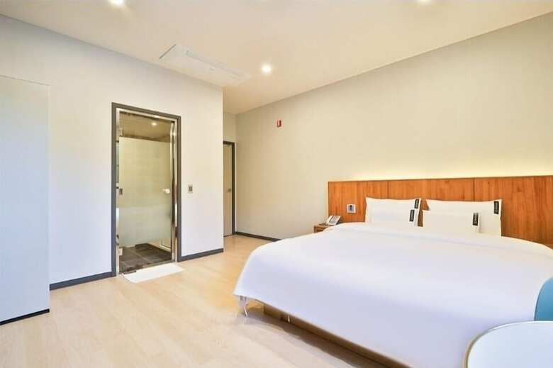 Hotel 701