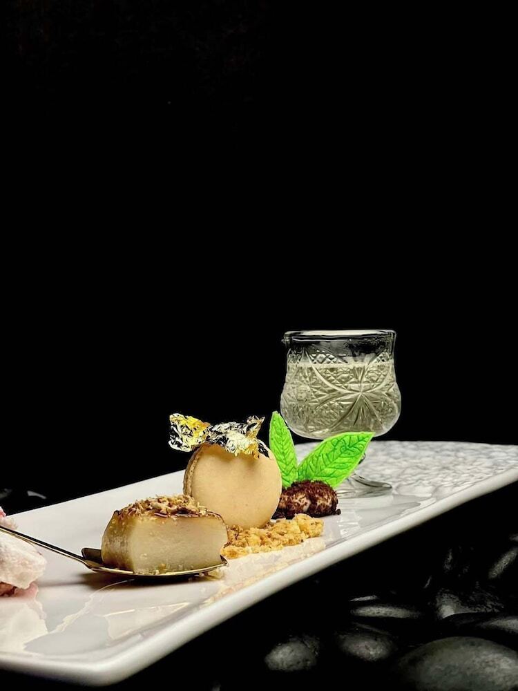 The Globe Hotel Bar And Restaurant