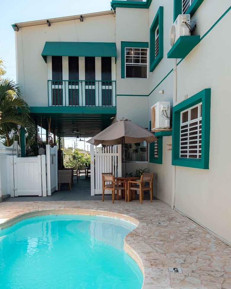 Hotel Turtle Bay Inn