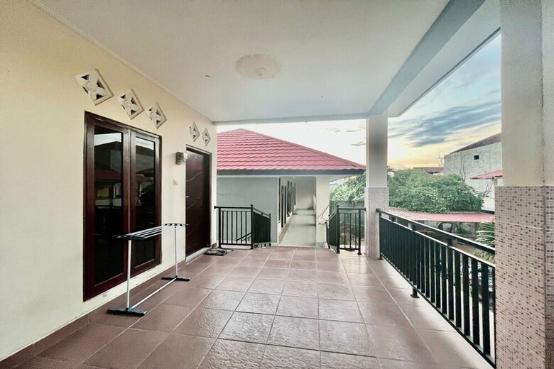Hotel Oyo Life 93504 Kost Krisna