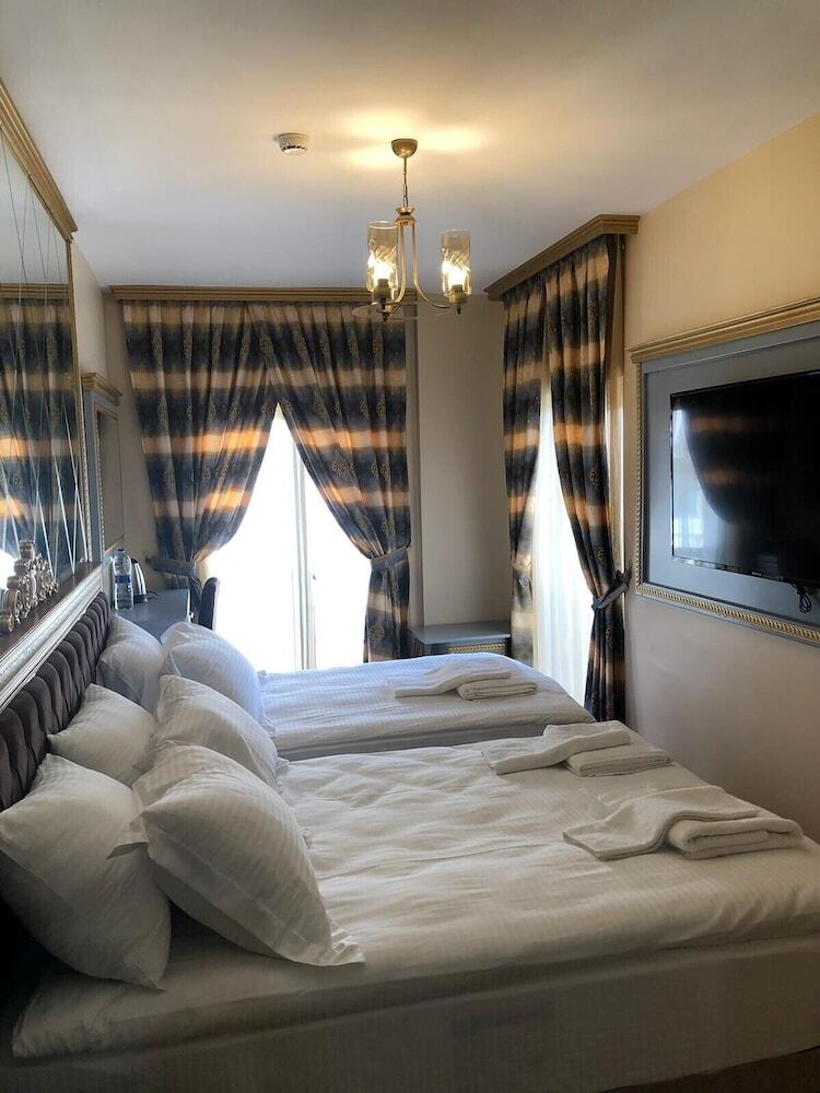 Golden Hill Hotel Downtown