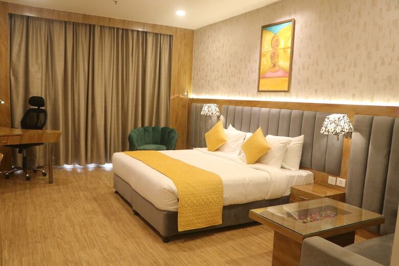 Hotel Sk Premium Park At World Square Mall